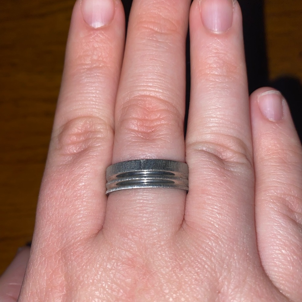 Mens size 11 Silver Colored Ring